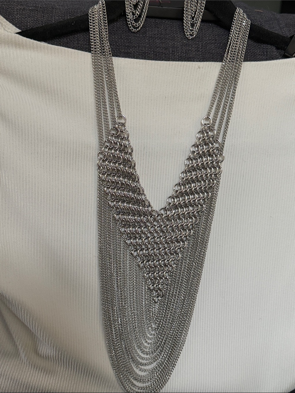 Paparazzi Accessories-Defiant- 2020 Zi Collecion